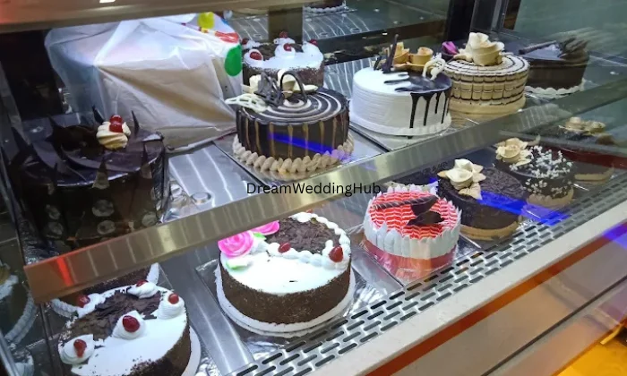 Golden Cake Shop